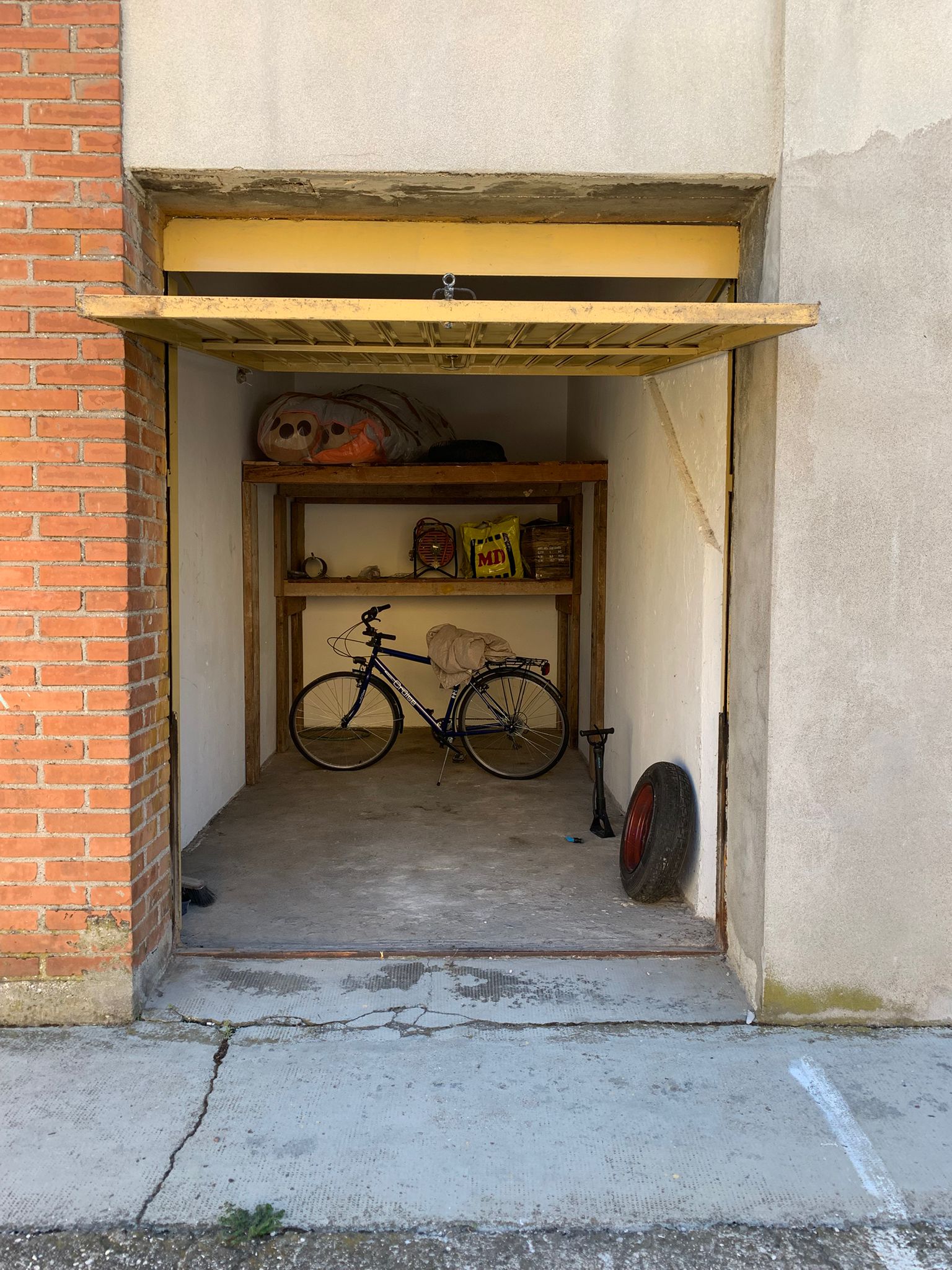 Garage con magazzino/cantina in vendita a Dossobuono di Villafranca&nbsp;VR